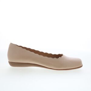 Trotters Womens Sabine Beige Shoes (NWT)